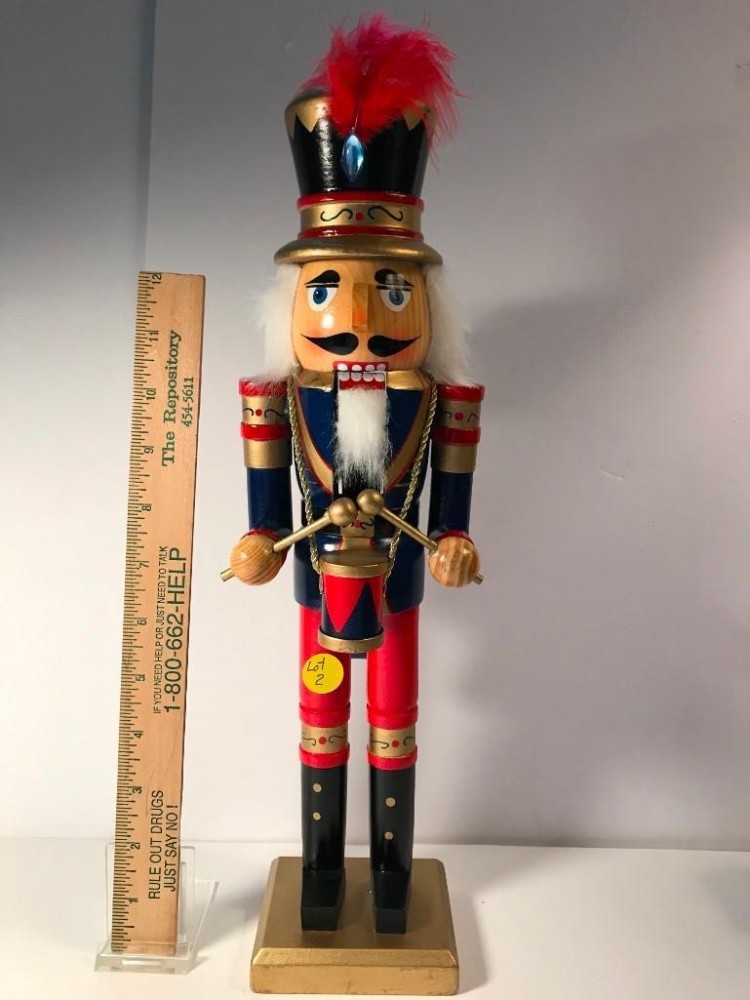 Nutcrackers Hummel Ornaments Jewelry Massillon, OH KIKO